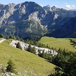 Wolf - Zentral In Mit Panorama-alpenblick Und Ruhiger Lage Apartmán