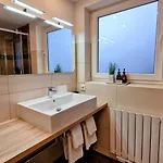Wolf - Zentral In Mit Panorama-alpenblick Und Ruhiger Lage Apartmán *